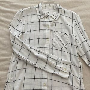 NWOT Gap plaid button down shirt